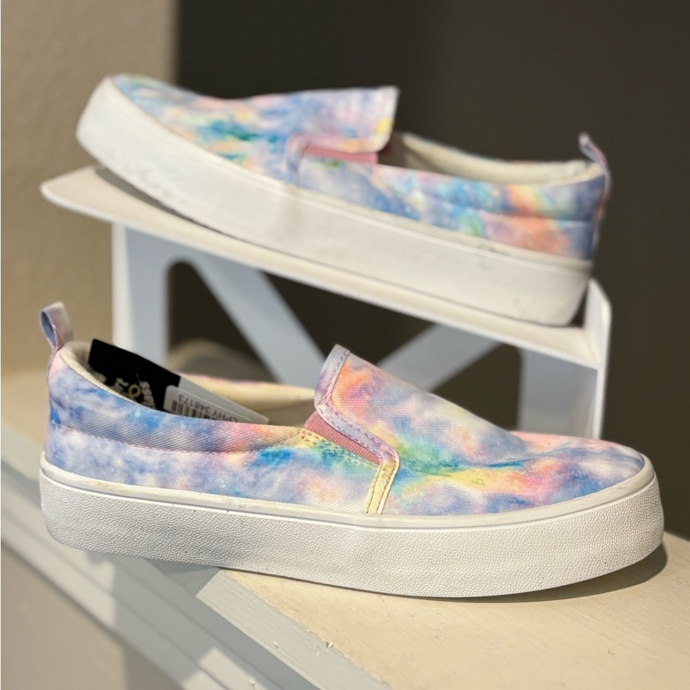 NEW Art Class Shoes Children Slip On Platform Carly Canvas Sneakers Tie-Dye Sz 3